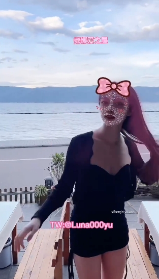 露脸天花板级别魔鬼身材顶级展示艺术家推特网红[娜娜]闹区饭店街边挑战各种人前展示已经翻车[19V795M度盘]