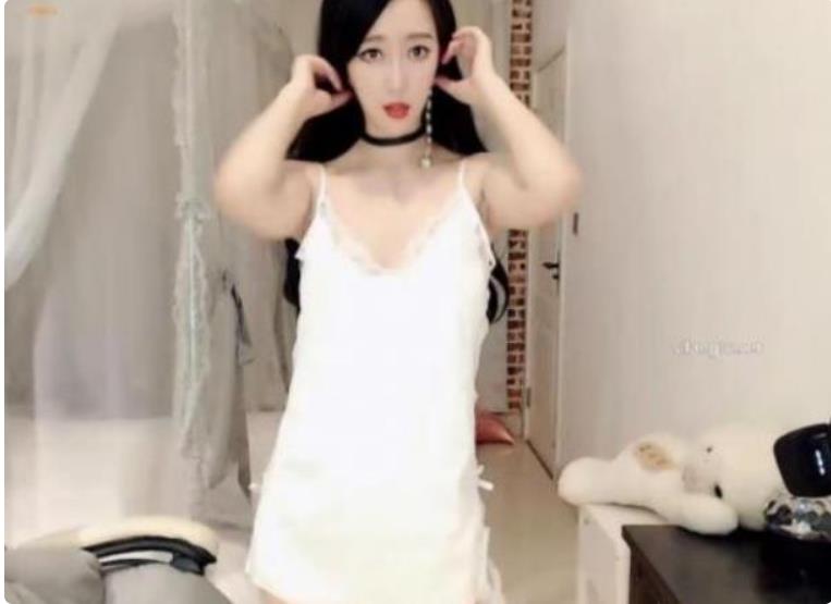 某推美女主播（梦菲桐香）精品浮力合集