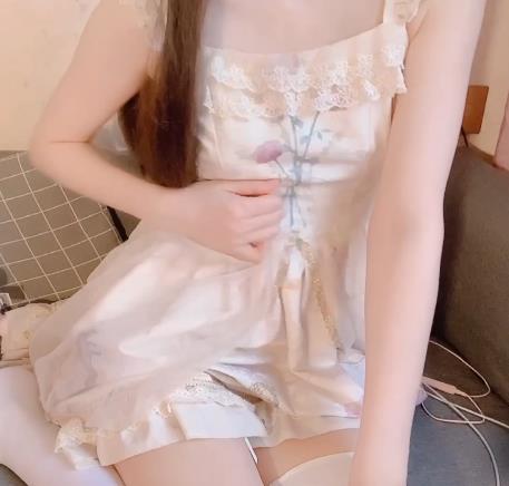 糖心妮酱白丝猫猫袜