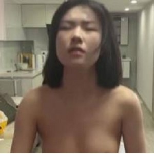 原创漂亮成熟主妇的私房危机_小哥捡到手机的意外收获