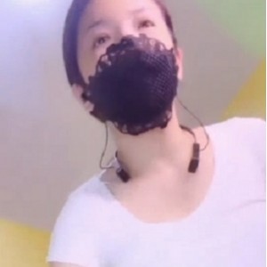 抖音女神 恋儿 双视角边PK边裸 舞边抠 某处【2v1.05g百度云】