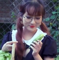 [转载搬运]+田地女仆超短裙肉丝美腿足秀汐汐[1V285M+百度云资源]+[1V+285M][百度盘]