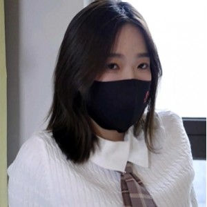 [转载搬运] 脚模摄影吃小凌女神的脚 [1V+1.34G][百度盘]