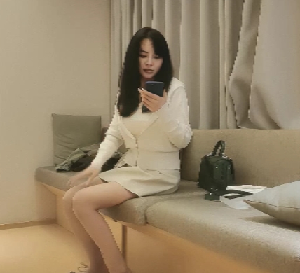 文轩探花约拍高端车模作品一部