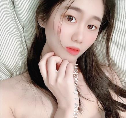 推特上的反差展示妹子smaxskin合集+[412P+167V2.72GB]