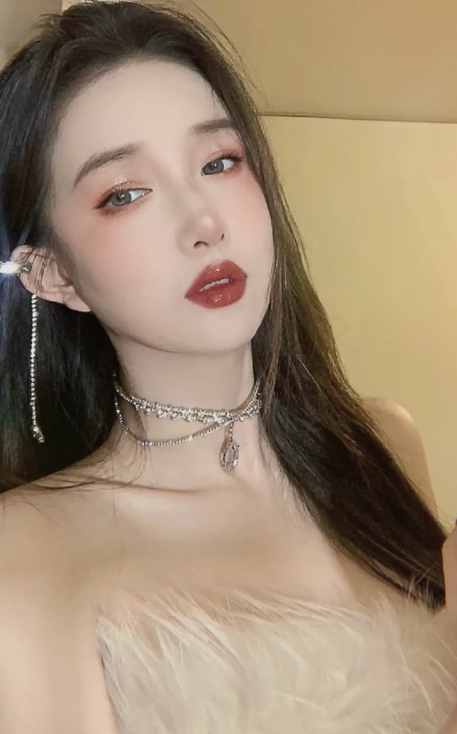 [自行打包]+当年的黄播，现在的百万大博主~【7v6p+2.8G】+[7v+6p+2.8G][百度盘]