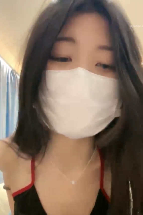 [转载搬运]+正宗G奶校花【中戏艺校生】闺蜜首秀~顶级漂亮馒头~抖馒头~狂玩+[8V+1.5G][百度盘]