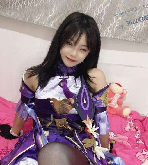 推特（六碗鱼子酱）黑丝露脸dva合集