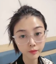 御姐眼镜mei+nu+tuo+yi舞特写，M腿扒拉神秘处，视频2.94GB