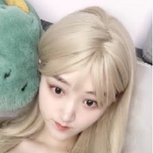 优质尤物美少女白小白，擦根烟逼上1V+370MB百度盘