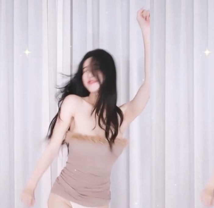 熊猫团女神智仁in0410私拍视频集75个19.7G,百度ED2K疯传