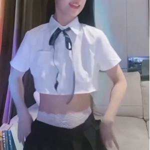 限时独家宁依纯超短衣超短裙直播大放送！110M高清视频，1币即可观看！