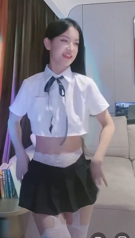 限时独家宁依纯超短衣超短裙直播大放送!110M高清视频,1币即可观看!