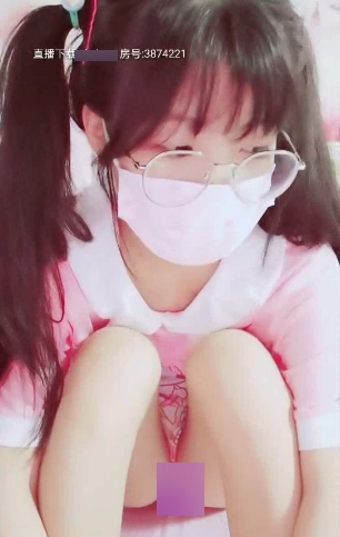 虎牙新晋反差婊桃小沫沫酱最新作品合集[116V18.2G]，超人气幼齿小清新乖乖女美女浮力姬