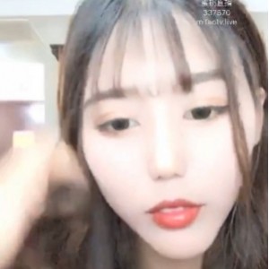 修炼狐狸：优质女主播无名小妖作品合集，颜值身材丰满，视频大小适中