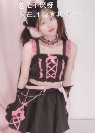 星空之美:经典版视频合集,精彩剪辑,服装魅力尽显