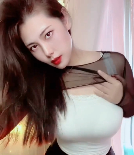 热舞女神安妮朵朵性感丝袜抖球视频15.5GB