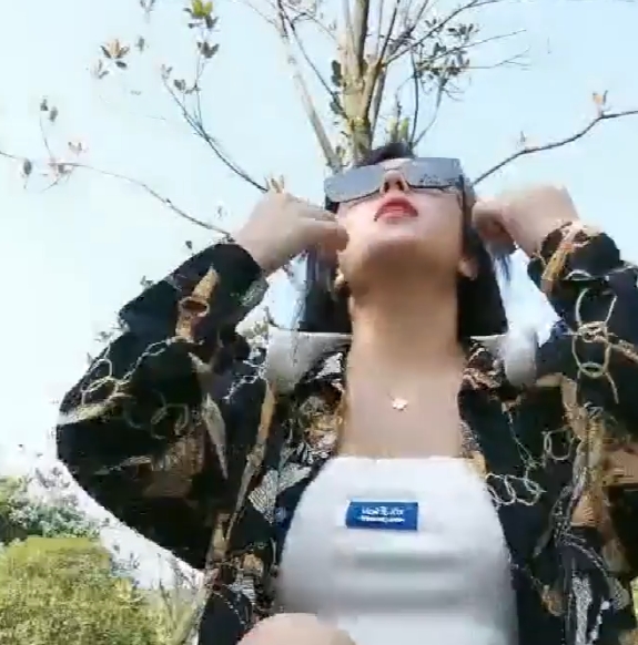 苏妲己高颜值户外自拍视频合集：41个视频，25GB大小