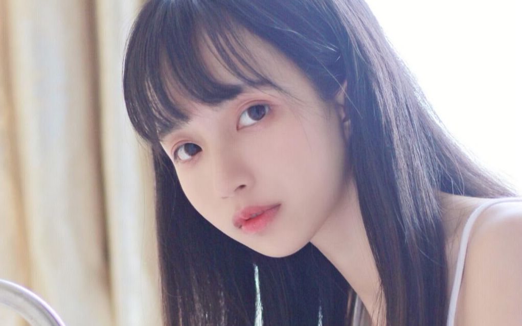 高清视频合集：蛋黄姬GAT-X105睡衣小妹子社保照片