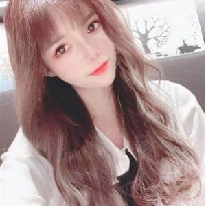 清纯可爱学生型美少女COSER，视频1集588m，白丝服装私房作品诱惑感入手