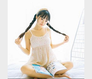 小妲己直播：蔡蔡很蔡，甜甜圈私人定制版，粉嫩女孩身材一级棒，豪华车