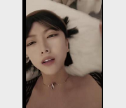 超美冷艳女神自拍大战P友，时长3小时