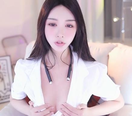 Stripchat女神JyPope黑丝美腿剧情搭讪老板1V328M