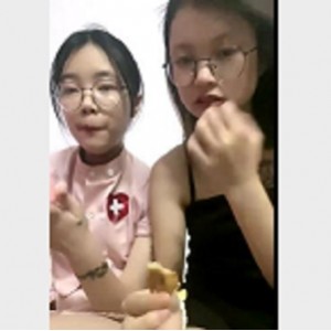 00后女孩自拍舌吻肥猪男闺蜜直播