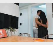 麻豆最新剧情《和朋友的外国妻子ji+qing团战》完整版