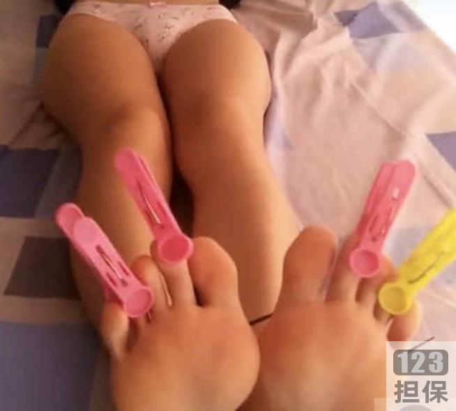 Twitter网红（龚倩莹）多道具有尺度视频