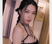 高跟美女自拍故事，24分钟模特风采