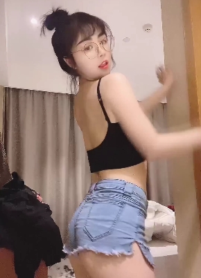 快手网红桃子、萍萍、雅玲最新作品合集:94个视频,总大小4.17GB