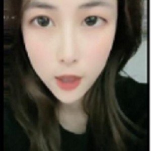 手摇饮料店员推荐的大罩杯子饮料值得一试