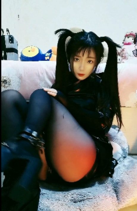 微胖小倔驴：悄悄话诱惑，骆驼趾皮裤热舞，19个视频5.19G