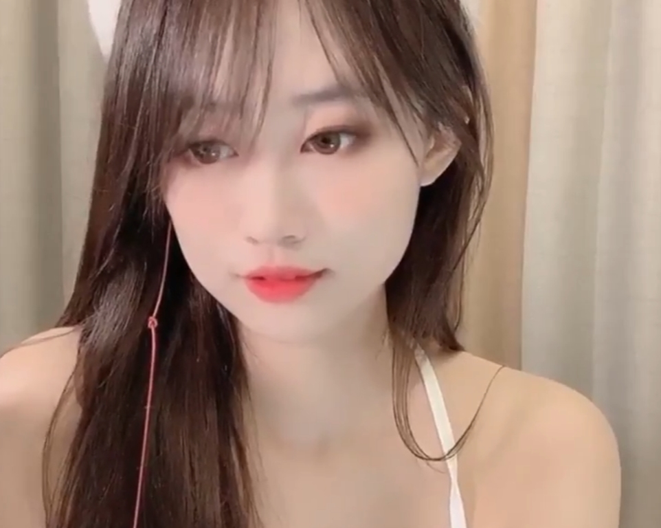 热辣anan_babe女主播放飞自我视频，3V632M，赶紧下载！