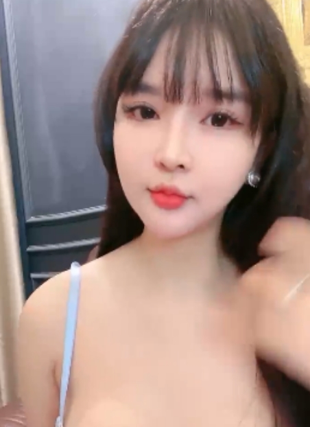 美女大罩杯女神幼猫r被互动了!互动视频1V+1.45G,百度盘转载搬运