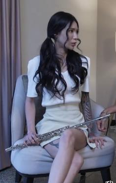 双修少妇：公厕傻女的反差魅力，7V-1G画质剧情大片