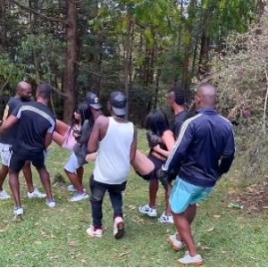 自由国JIsabellaUzcategui合集，3V画质，7.4G，欧美黑人团建系列下载观看