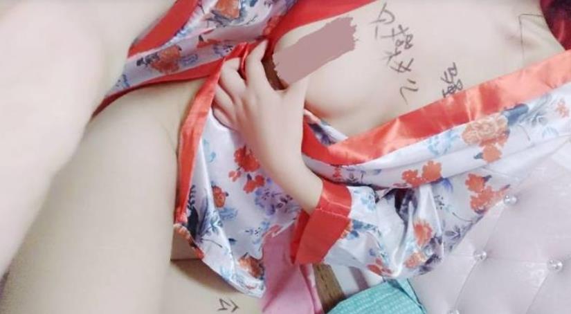 妹子雪糕酱视频14.2G，精选妹子圣光露腿