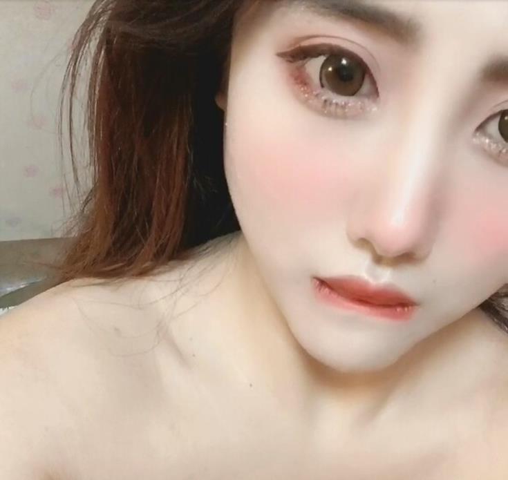 抖音女神金鑫蔓笙私人定制视频1.98G，颜值高身材火爆，雪白前车大灯惊艳绅士