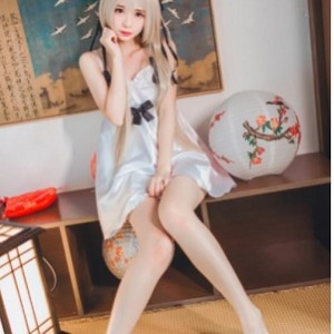 虎牙超人气小仙女疯猫ss，cosplay女神，性感美腿，浴缸作品，绅士们必看