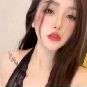 神颜主播-心甜：颜值身材爆表，2V视频共484M，资源备受收藏