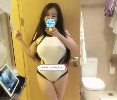 精选御姐-虞美人，130V471M，成熟主妇木瓜身材尤物欧美人国人短视频