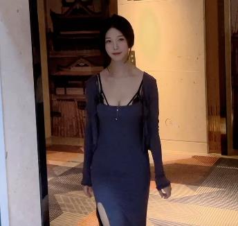 抖娘利世老同学旧情复燃1V1.8G爆火演绎