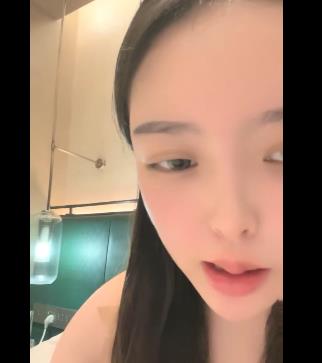 甜美小姐姐酒店直播大黑牛欲望视频