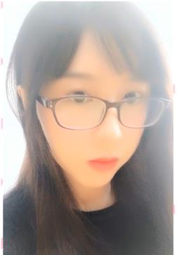 91自拍新人爸爸作品集,12部露脸自拍视频,时长20-50分钟,学生拍摄技巧有待提竿娆含用口进入给作