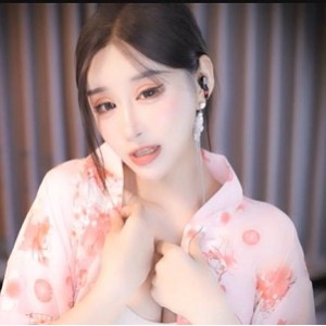 CC小恩雅土豪定制礼物剧情自拍21分钟时长视频更新豪哥品味观看