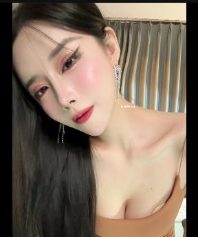 CC小恩雅S闺蜜公主自拍视频，时长15分钟，故事扭动，下载观看