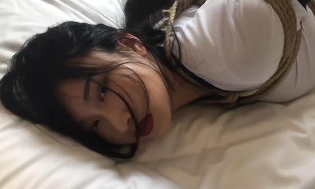 自拍原创女主，40分钟以上视频，捆B教育炮J，收藏级资源