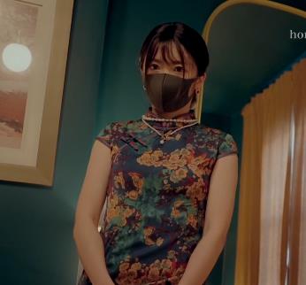 2023最新玩偶姐姐自拍视频1V-1.2G，时长27分，旗袍诱惑，更新预告剧情八集